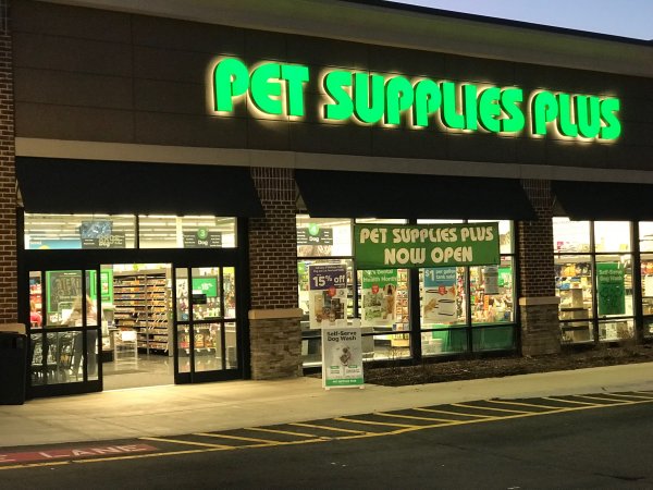 pet shop near me open now